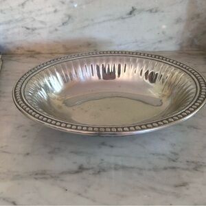 Wilton Armetale Flute and Pearls Oval Serving Bowl